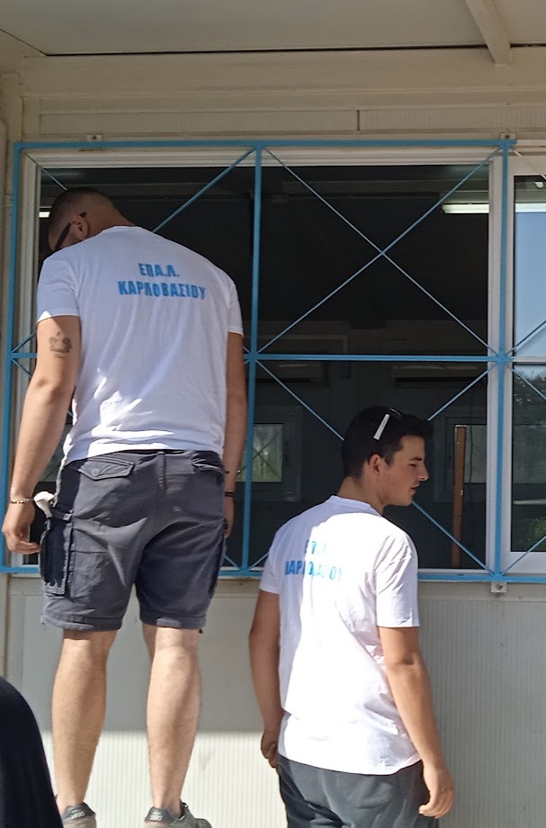 Read more about the article Μαθητές σε Δράση: Εθελοντισμός για ένα Ομορφότερο Σχολείο